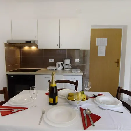 Albina B4 By Interhome