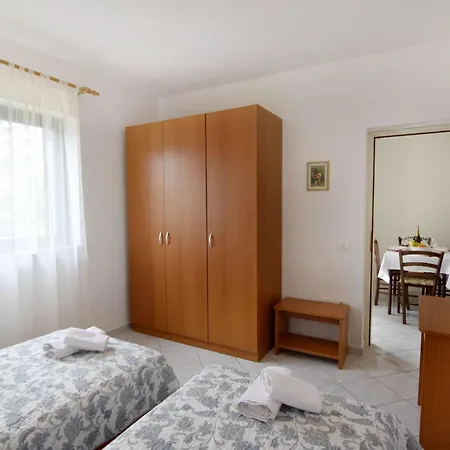 Albina B4 By Interhome Valizza