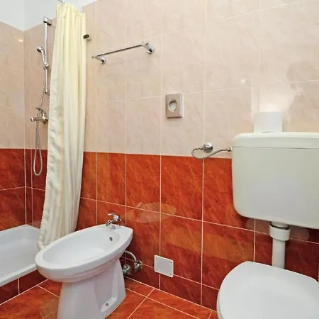 Apartament Albina B4 By Interhome