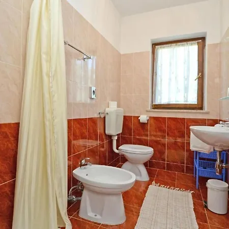 Albina B4 By Interhome Valizza