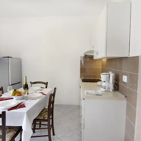 דירה Albina B4 By Interhome Mazurija