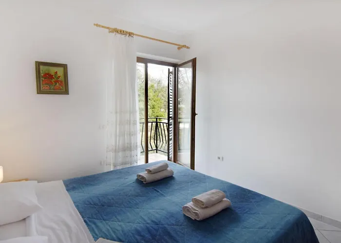 Albina B4 By Interhome Valica