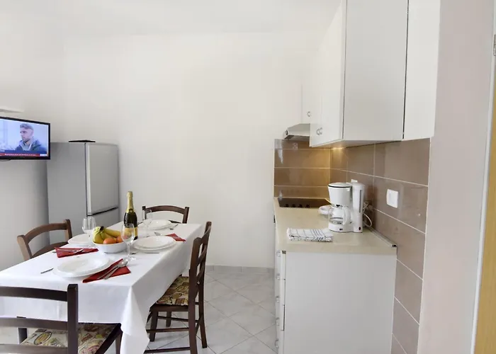 Apartman Albina B4 By Interhome Valica